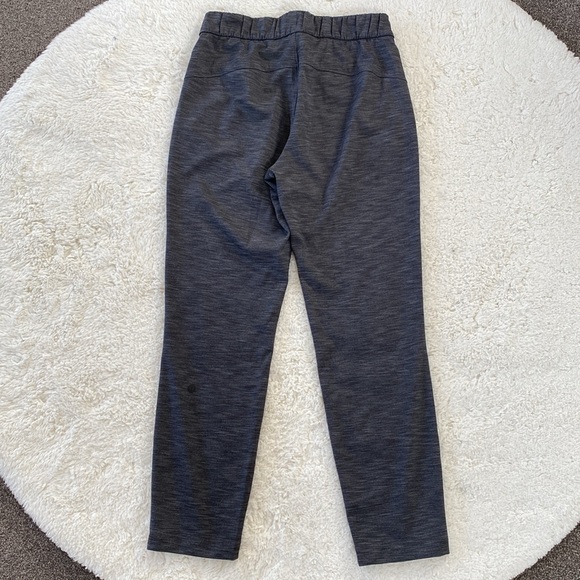 ❤️ Lululemon On The Fly Pant Grey Print Luxtreme Size 4 - Picture 11 of 12